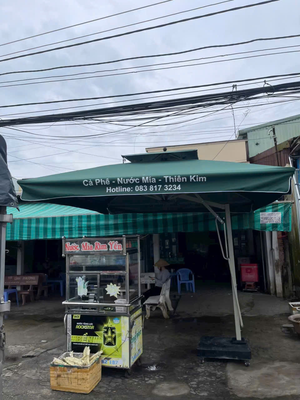 Top 1 Địa Chỉ Mua Bán Dù Che Nắng Tại Vĩnh Long Giá Rẻ, Uy Tín – Thương Hiệu Long Châu 3 Dù che Vĩnh Long - mẫu dù vuông lệch tâm 3mx3m cho cửa hàng, cafe, công ty