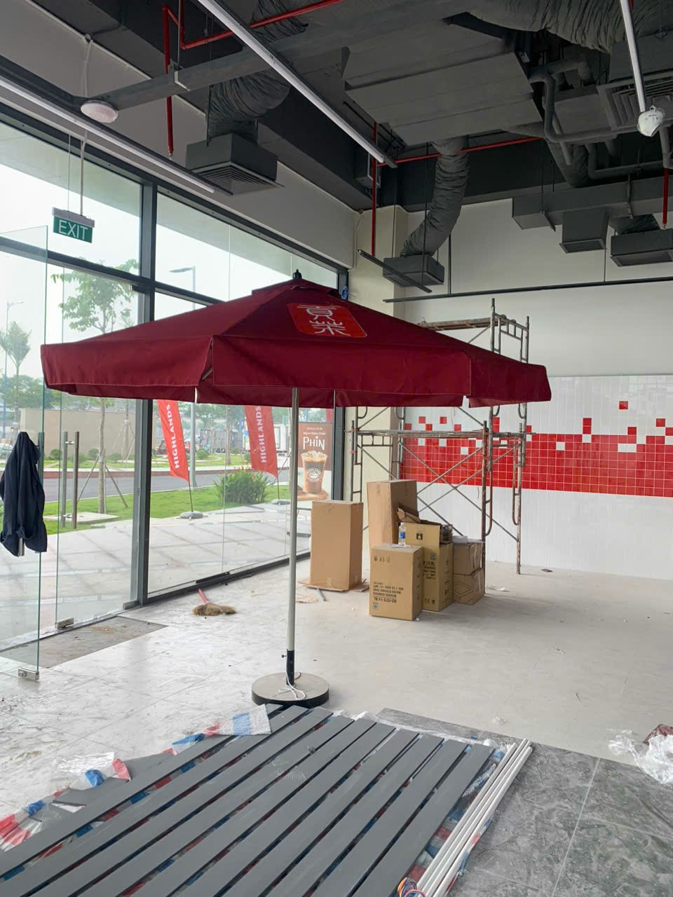Dù Che Nắng Quán Cafe Tại Đồng Nai Giá Rẻ! 2 Dù che nắng quán cafe tại Đồng Nai giá rẻ, giao hàng tận nơi