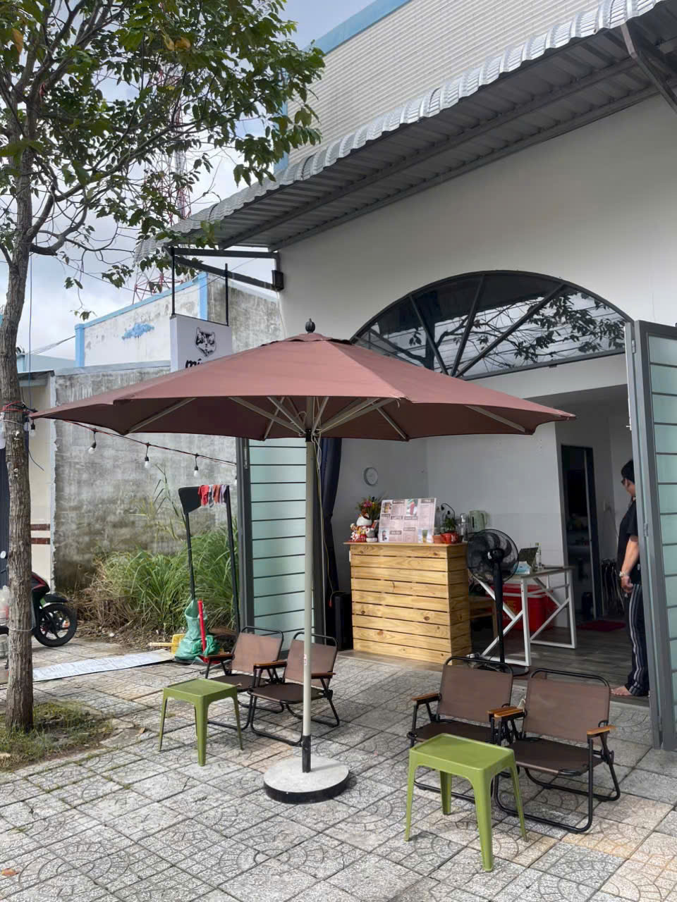 Bán Dù Cafe Cũ HCM Giá Rẻ Đến 90% – Tin Được Không? Tìm Hiểu Dù Che Long Châu Chất Lượng Hàng Đầu 3 Dù cafe cũ HCM - mẫu dù tròn đúng tâm 3m